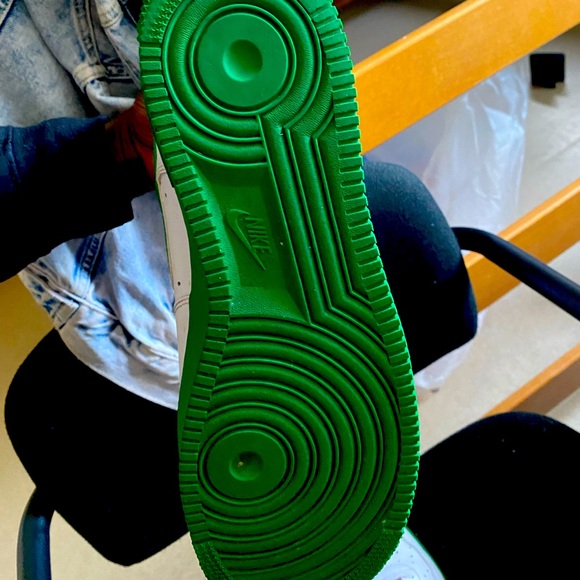 Air Force 1’s High Rare Green - Picture 1 of 3